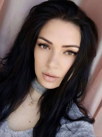 Adrianna23
