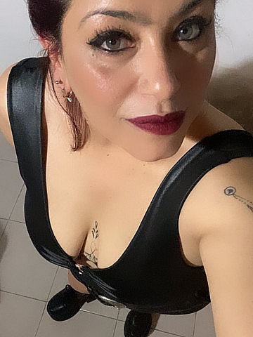 Mia-hot